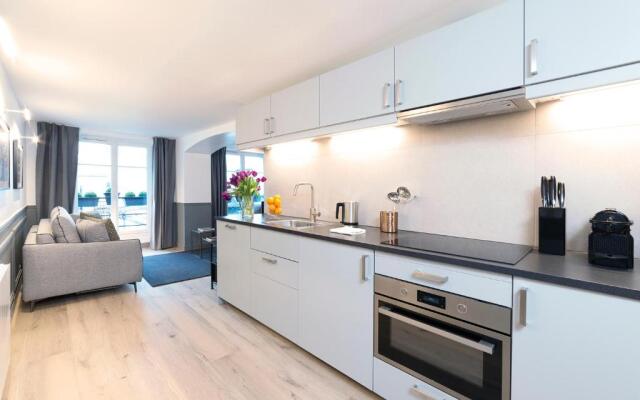 Luxury 4 Bedrooms Le Louvre I by Livinparis