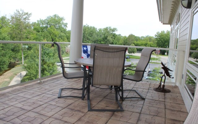 Riverwalk Place Resort & Spa