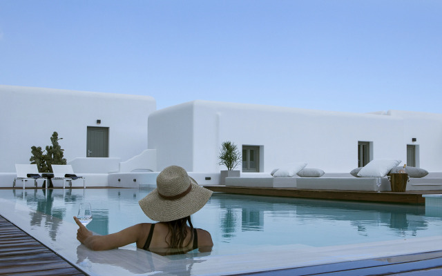 Amyth of Mykonos Super Paradise