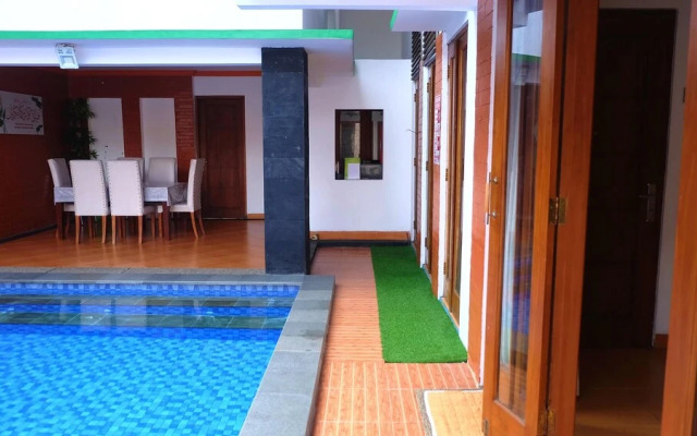 Villa Wirosaban With Private Pool By Simply Homy