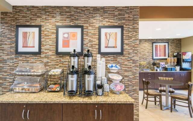 Microtel Inn & Suites by Wyndham North Canton