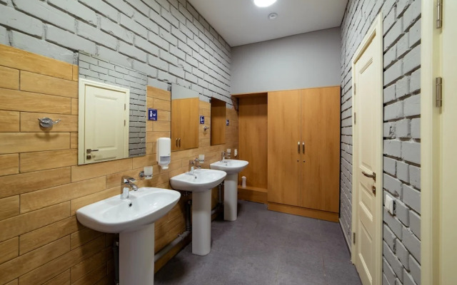 ololoFreelander work and travel Hostel