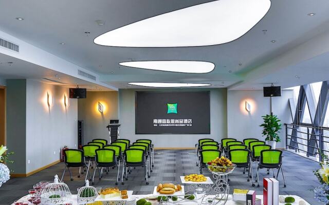 IBIS Styles NT WZ Intl Plz