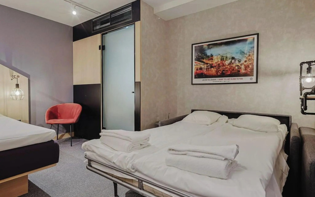Hotel With Urban Deli