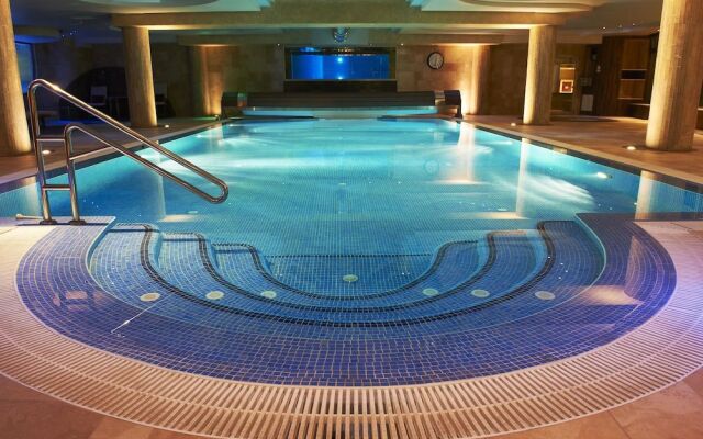 Akinon Resort