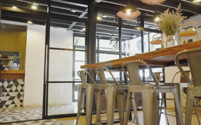 STrips the Poshtel - Hostel