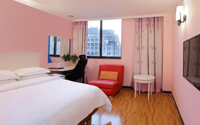 LN White House Hotel