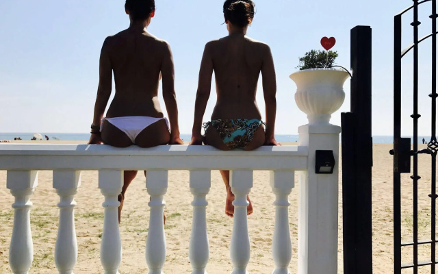LUX Beach House Barcelona with Pool & Hot Tub, Beach Access