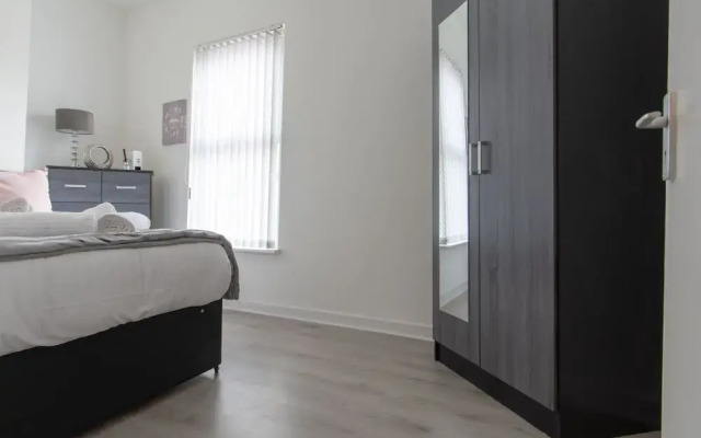 Lux Apartments 4 Bedroom House Sutcliffe