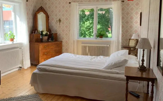 Kroksta Gård