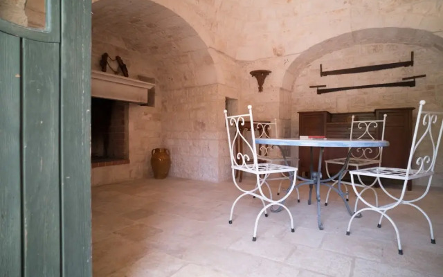 Trullo Bosco Selva Fasano by Typney