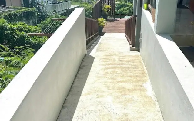 Nikao Hillside Suite