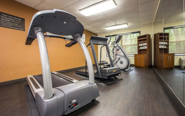 Comfort Suites Hanes Mall