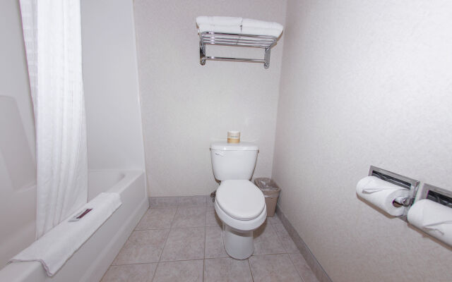 BridgePointe Inn & Suites by BPhotels, Lincoln I-80/27th St