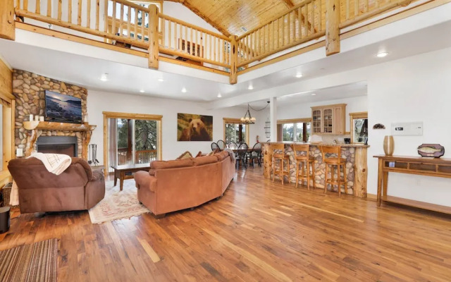 Cozy Lakeview Hideaway #2261