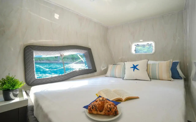 Tarsu Yacht Hotel