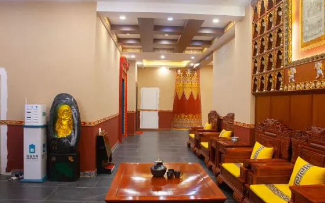 Dege Red Paradise Theme Culture Hotel