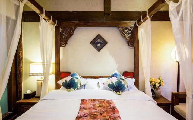 Lijiang Yuntian Palace Hotel