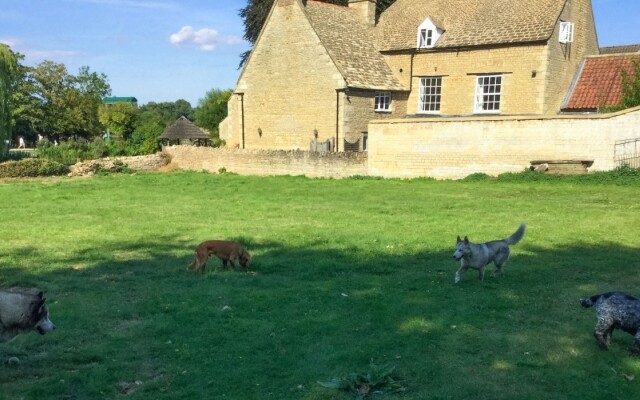 River Nene Cottages