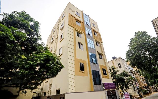 Oyo 80590 Sri Sudharshana Sai Luxury Rooms