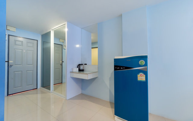 V Place Apartment by OYO Rooms