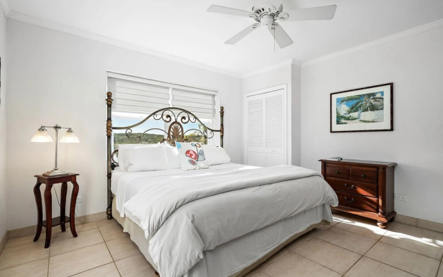 Hut Pointe #7 2 Bedroom Apts