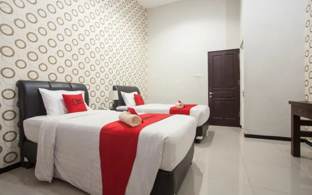 RedDoorz near Taman Rekreasi Sengkaling