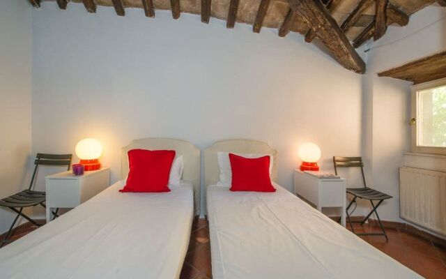 Unique 3 Bed Flat in the Heart of Trastevere