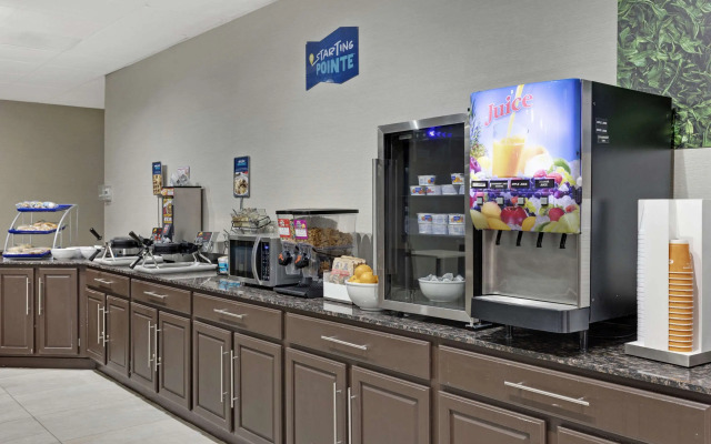 Clarion Pointe Near Erie Casino