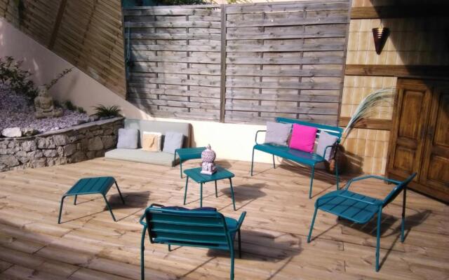 NICE- GAIRAUT - JARDIN PRIVE- GRAND F1 LUMINEUX-Piscine Collective