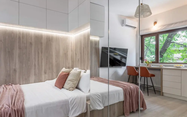 Modern & Bright Studio on Amzei Square