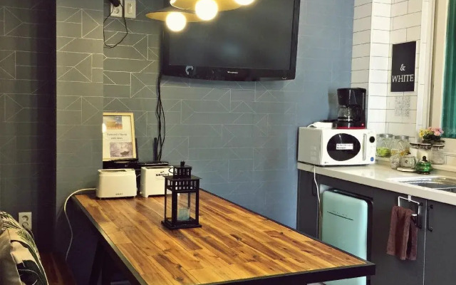 Whitetail Guesthouse - Hostel