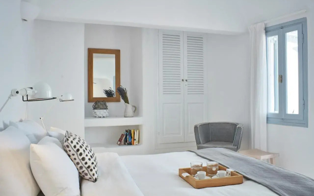 Cliff Side Suites