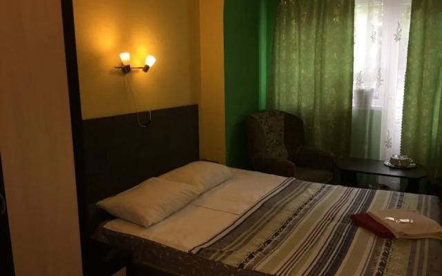 Hotel Tourist on Soldatskaya