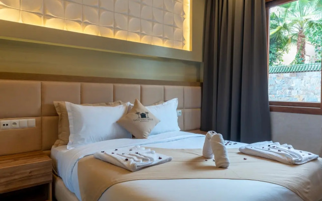 Yanis Guest House