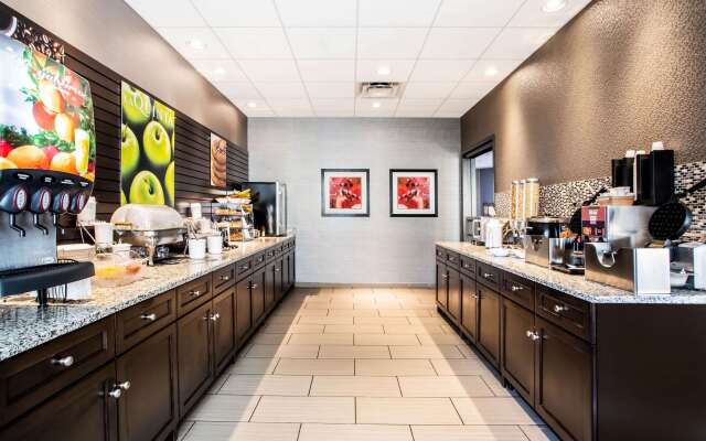 La Quinta Inn & Suites by Wyndham Lynchburg at Liberty Univ.