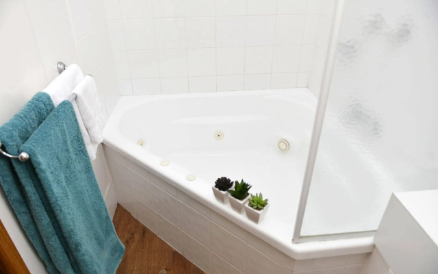 Riverside Cabin Park