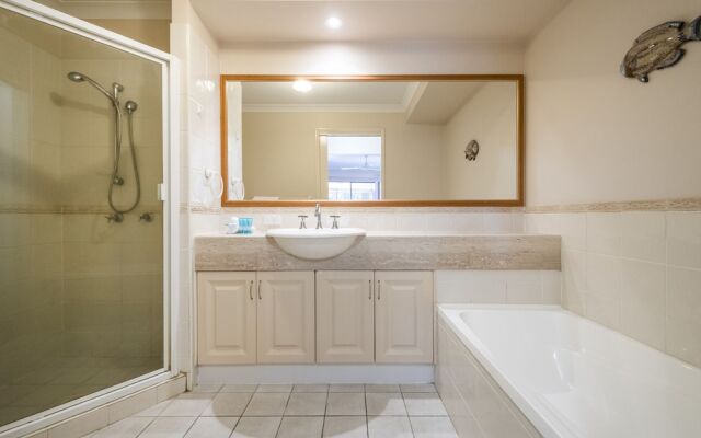 Breather 2/44 Beachside Way