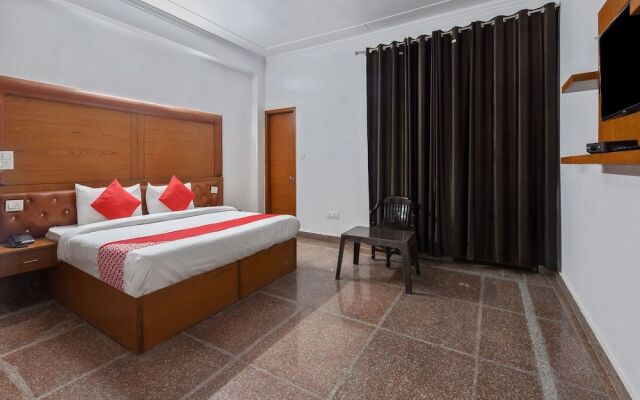 Oyo 19525 Rg Corporate Suites