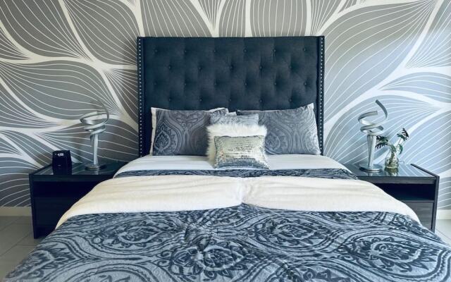 Iconic poolview Waterfront 2bd