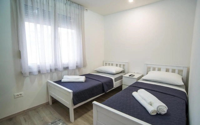 Too Sweet Apartment 1