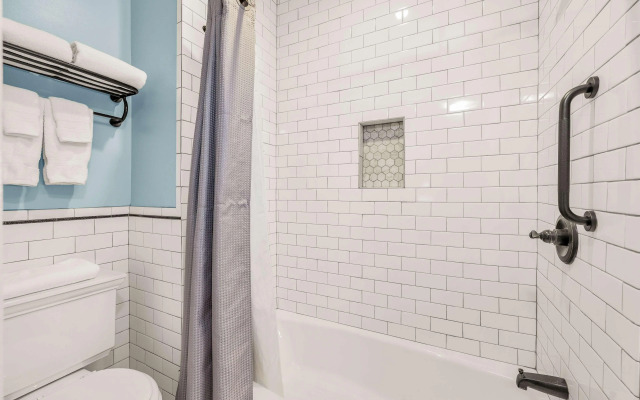 Hotel Petaluma, Tapestry Collection by Hilton