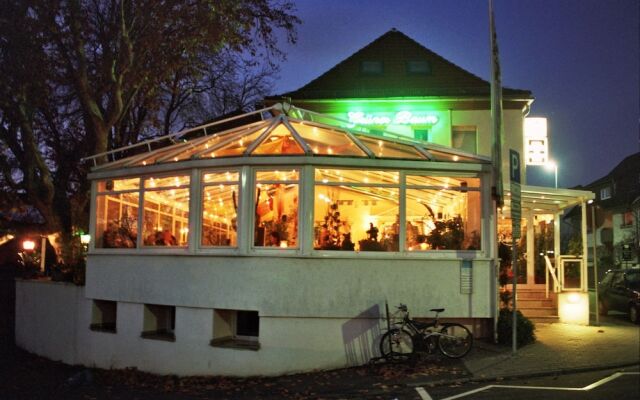 Angelis Pension - Restaurant zum grunen Baum