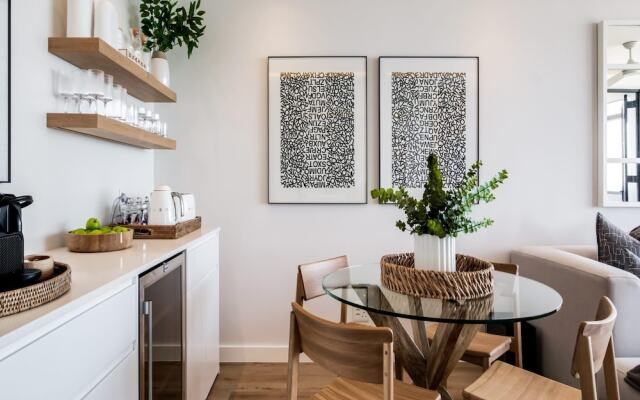 Magical Apartment w Uninterrupted Ocean Views Mouille Views