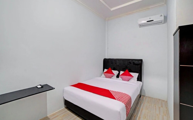 Madina Residence by OYO Rooms