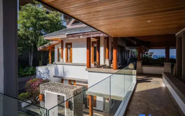 Villa ZeniMo, Surin Beach, pool, 9 BR 18 guests