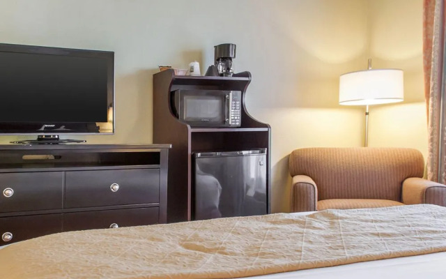 Quality Inn  Suites Gallup I-40 Exit 20