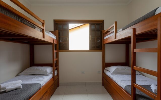 Chalés por temporada no Villagio Santa Mônica, em Caraguatatuba