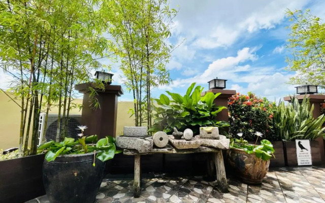 Pontian Garden Hotel