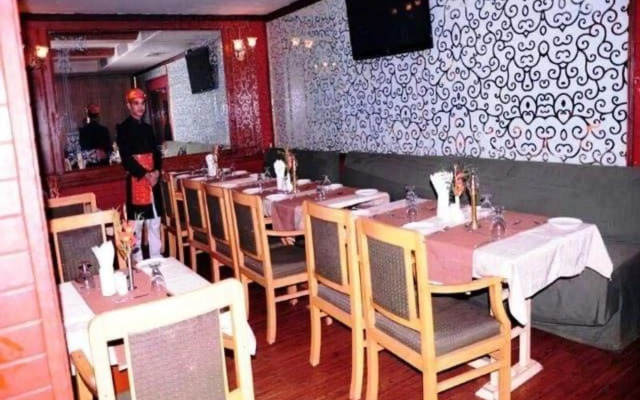 Monark Hotel